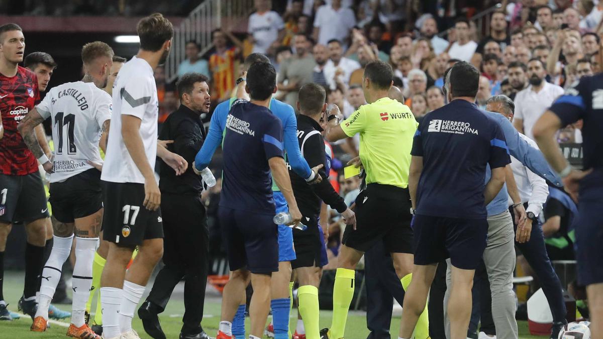 Cuadra Fernández anuló el gol tras la revisión en el monitor