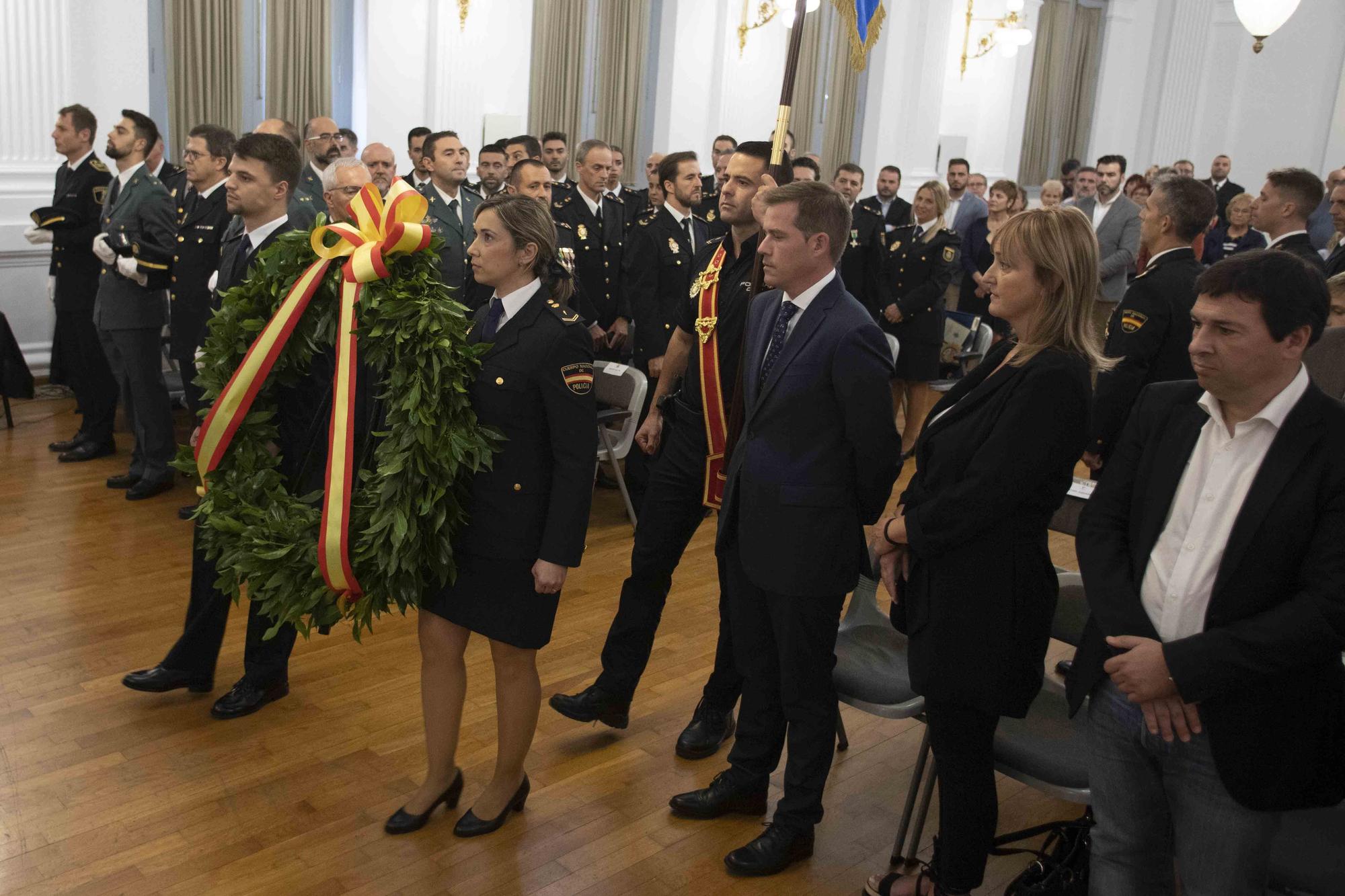 La Policía Nacional celebra en Xàtiva el acto tradicional de los santos custodios