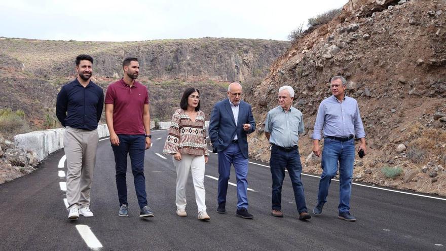 La carretera de Manuel Lois se despide de los baches: 11.700 metros cuadrados repavimentados con más de 2.400 toneladas de mezcla asfáltica