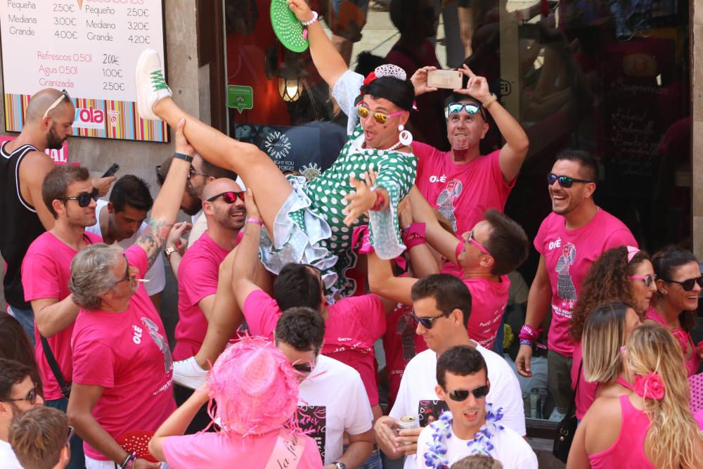 Calles llenas y mucho ambiente en el primer sábado de la feria.