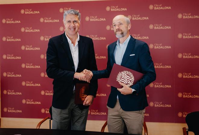 Albiol acuerda con Caprabo la contratación de vecinos de Badalona en los dos supermercados que la empresa abrirá en la ciudad