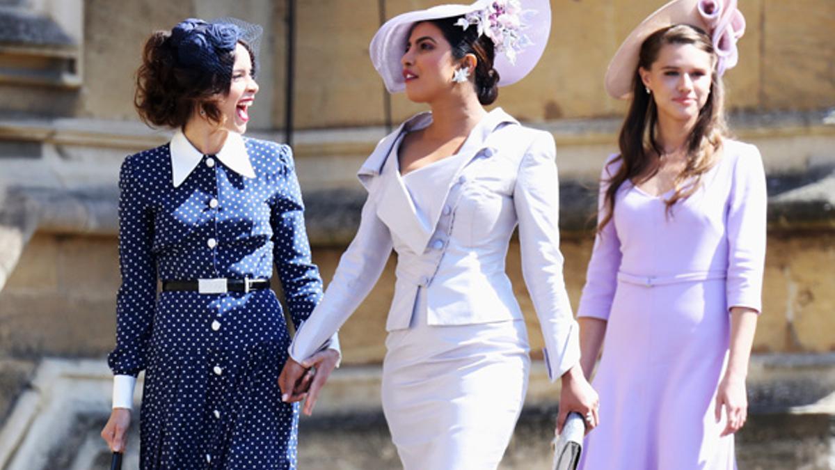 Abigail Spencer junto a Priyanka Chopra en la boda de Harry y Meghan Markle