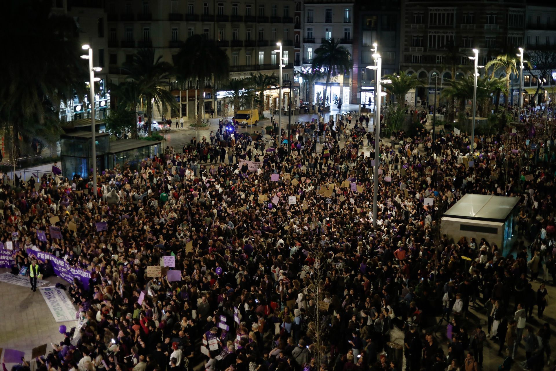 La manifestación de la Coordinadora Feminista de València para celebrar el 8 M