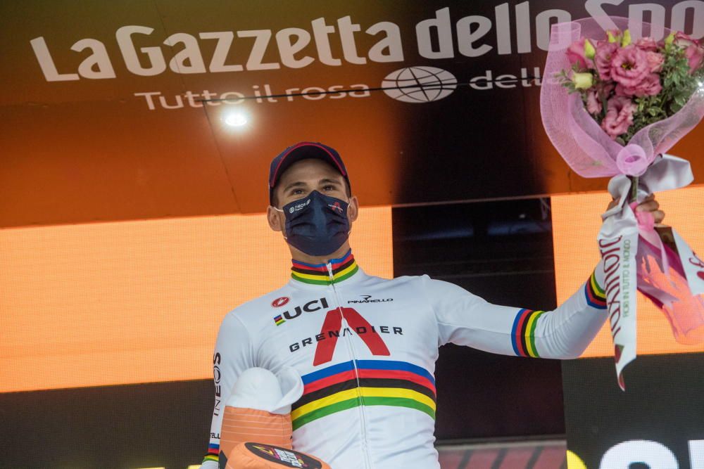 Filippo Ganna vence en la crono del Giro