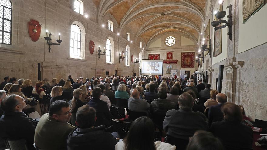 Médicos, biólogos, profesores y científicos unen esfuerzos para acercar los retos de la biomedicina a la sociedad