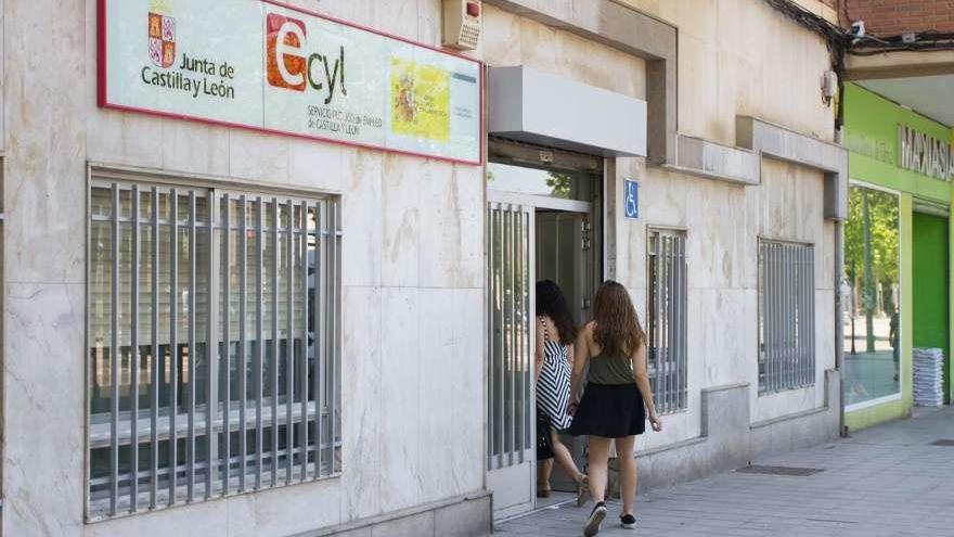 Las oficinas del paro estrenan nueva ubicación en la avenida de Requejo