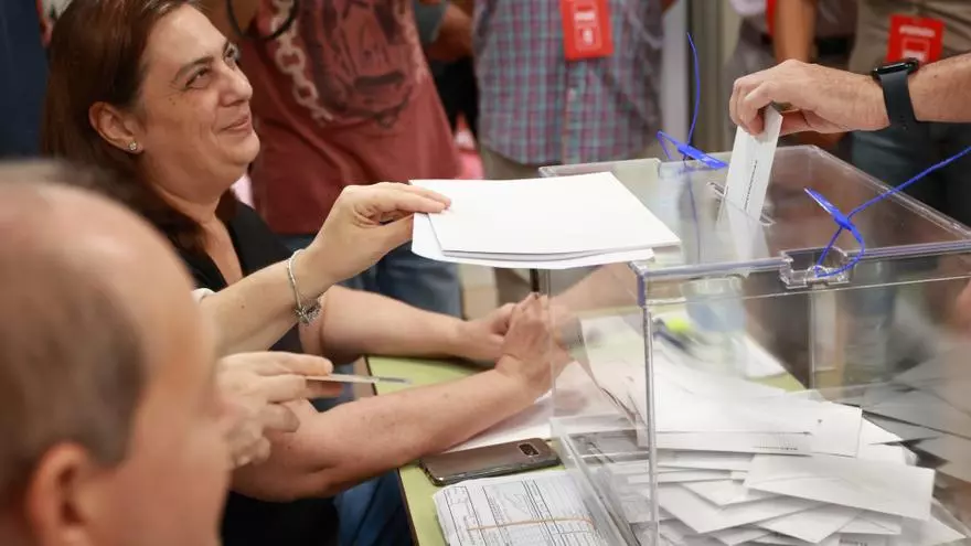 El Gobierno estudia rebajar la edad de voto de 18 a 16 años