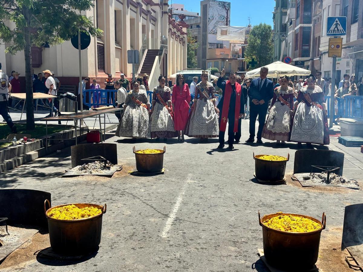 Almassora ensalza con orgullo sus raíces y tradición en el día grande de Santa Quitèria y Les Calderes. Almassora ensalza con orgullo sus raíces y tradición en el día grande de Santa Quitèria y Les Calderes.