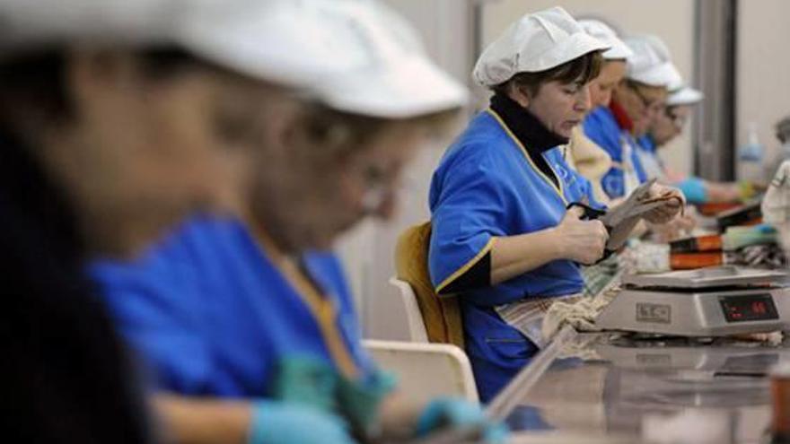 Les dones estan més disposades que els homes a reduir la jornada.