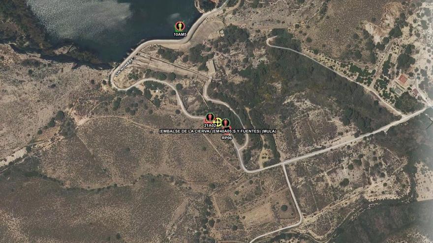 Efectivos del Plan Infomur controlan un conato de incendio forestal en la presa del Embalse de la Cierva