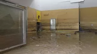 Los padres del colegio arrasado por el agua en Zaragoza: "¿Y si pasa otra vez pero con los niños dentro?"