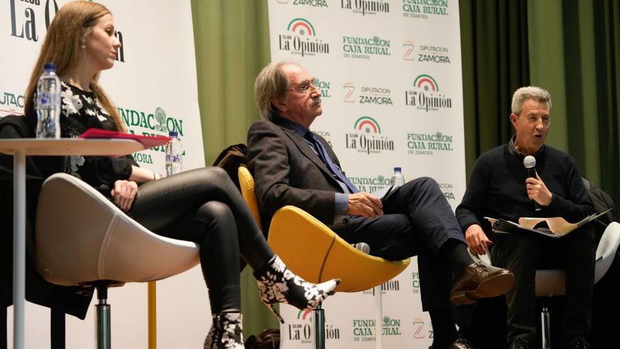 Carmen Toro, junto a Javier Hurtado y Celedonio Pérez, durante la mesa redonda | Jose Luis Fernández