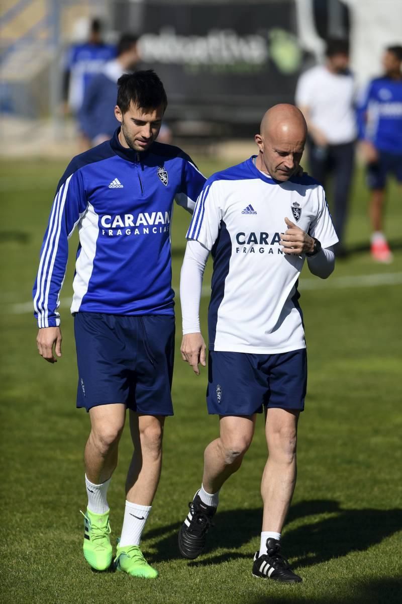 Entrenamiento a puerta abierta del Real Zaragoza en La Romareda