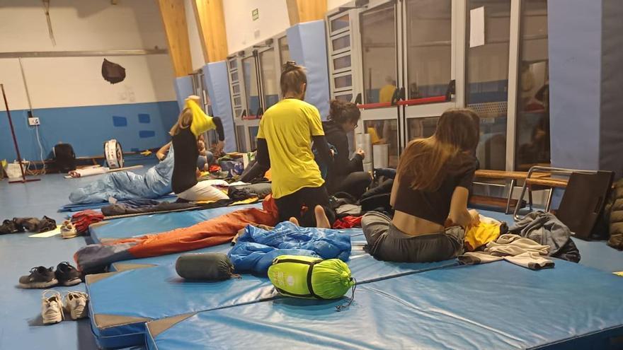 Els docents sopen i dormen al Pius abans de manifestar-se a Manresa i Barcelona