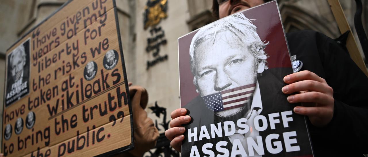 Wikileaks founder Julian Assange wins right to ask Supreme Court hear his case against US extradition