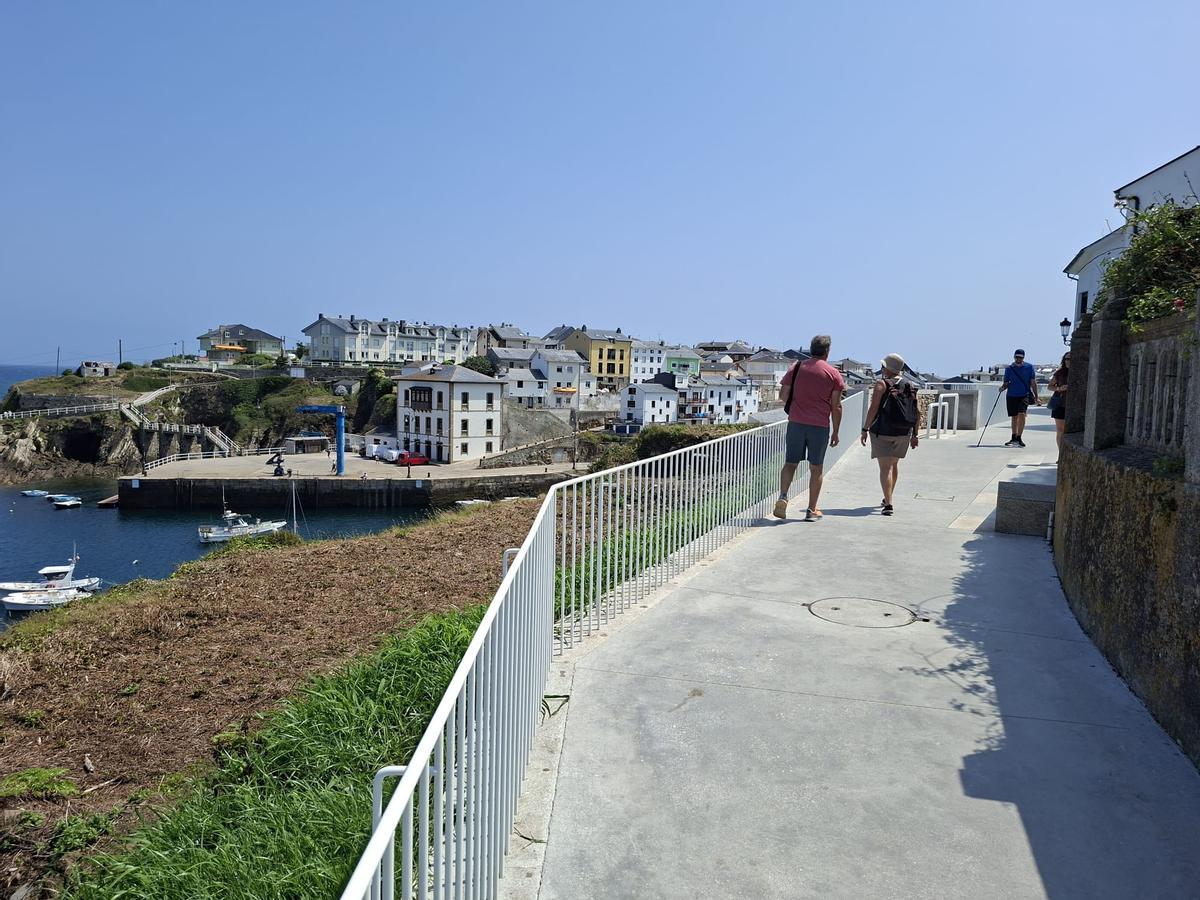 En imágenes: Así ha quedado el paseo de La Guardia, en Tapia