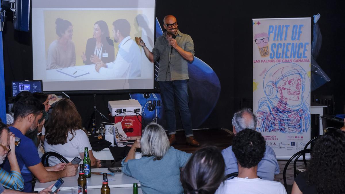Una de las ponencias del 'Pint of Science' en Las Palmas de Gran Canaria.