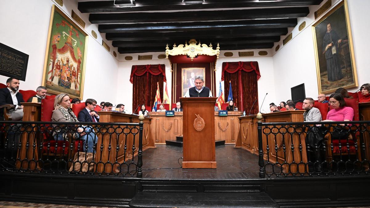 Una imagen de la primera jornada, en el turno de intervención de los presidentes de distrito, en el Debate de Política General de Elche 2025.