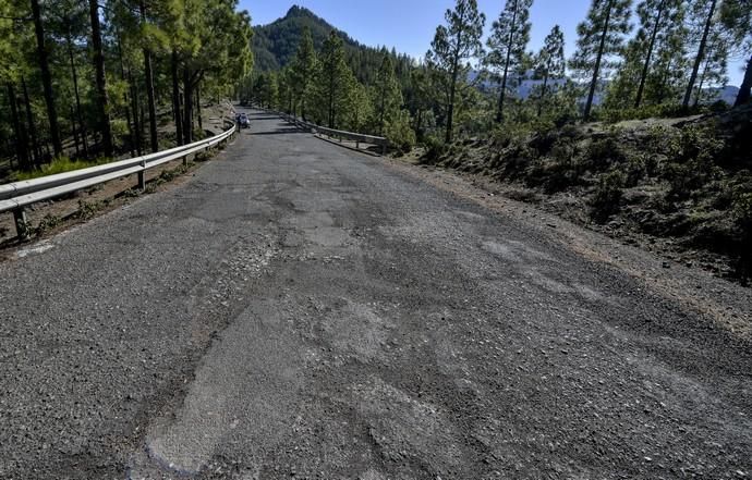 25/01/2018 CUMBRE GRAN CANARIA. Mal estado de las carreteras en la zona de medianías y cumbre de Gran Canaria. Carretera Artenara al pinar de Tamadaba. FOTO: J. PÉREZ CURBELO