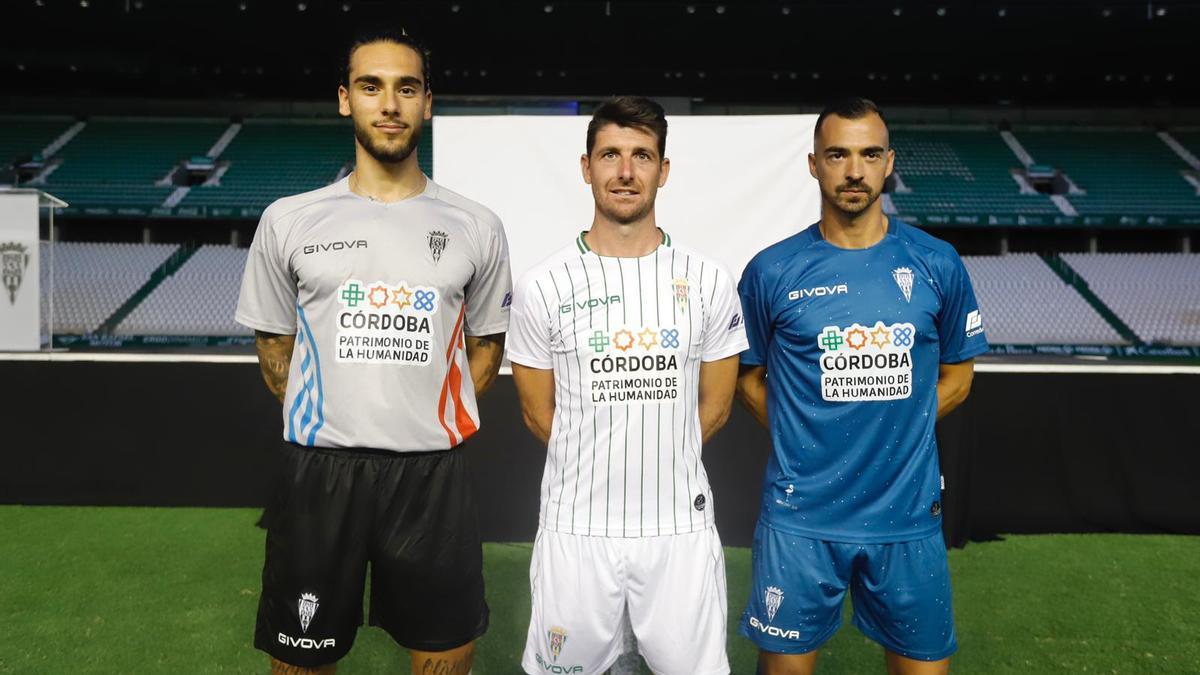 Las tres equipaciones del Córdoba CF para esta temporada.