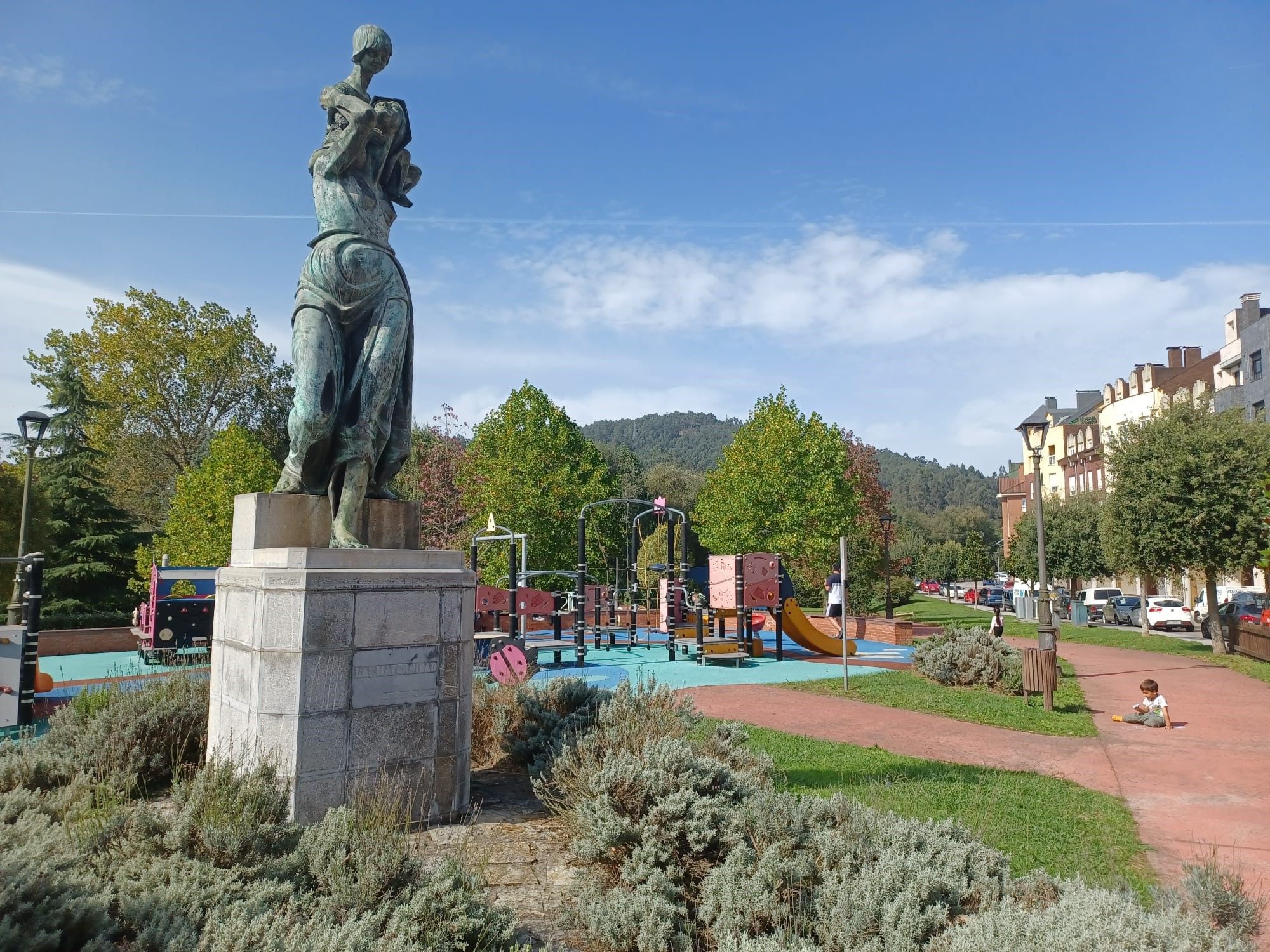 El Parque del Cardenal: así es el gran espacio de Llanera que tiene casi de todo y se dedica a un ilustre religioso de Ferroñes