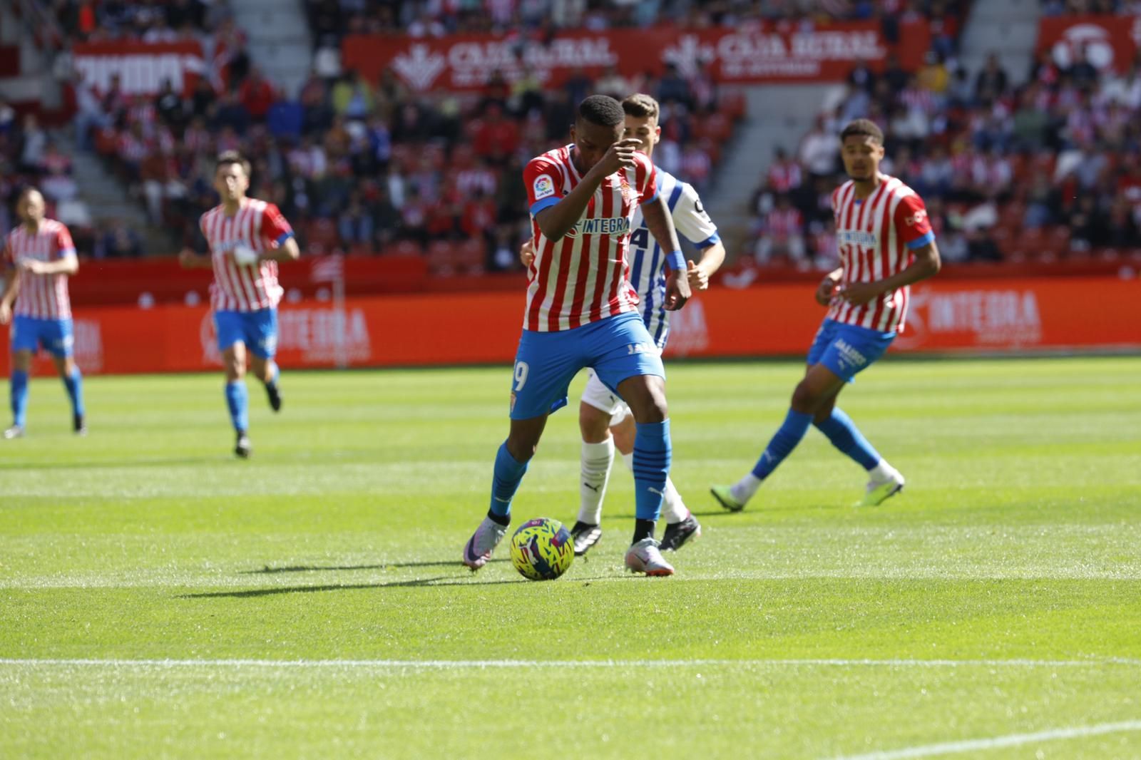 Así fue el encuentro entre el Sporting y el Alavés