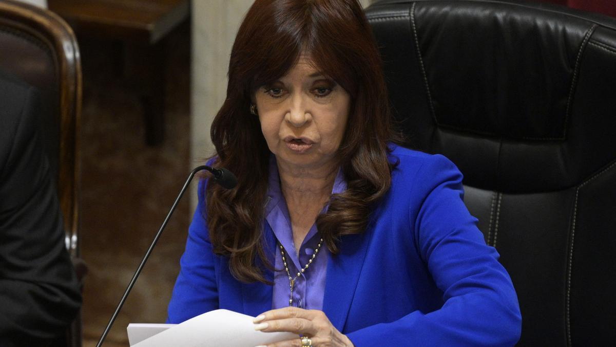 La vicepresidenta argentina, Cristina Fernández de Kirchner, durante un sesión en el Senado este miércoles.