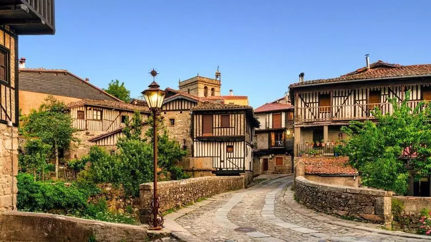 La escapada gastronómica favorita de la clase media en octubre es el primer pueblo Conjunto Histórico-Artístico de España