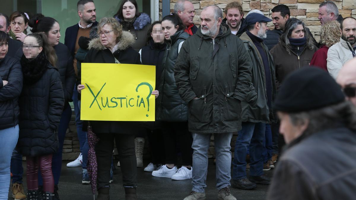 Concentración en Baleira por la menor violada