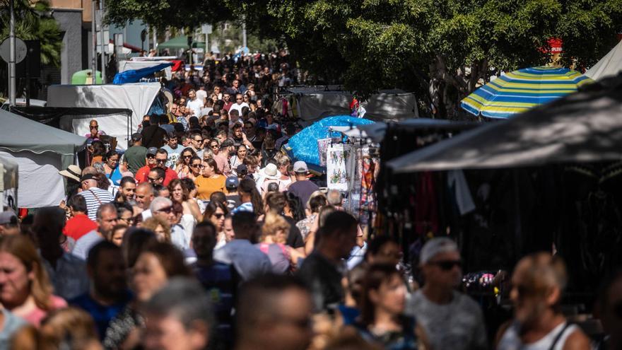Vendedores ambulantes piden que el Rastro de Santa Cruz se convierta en un &#039;Marketplace&#039;