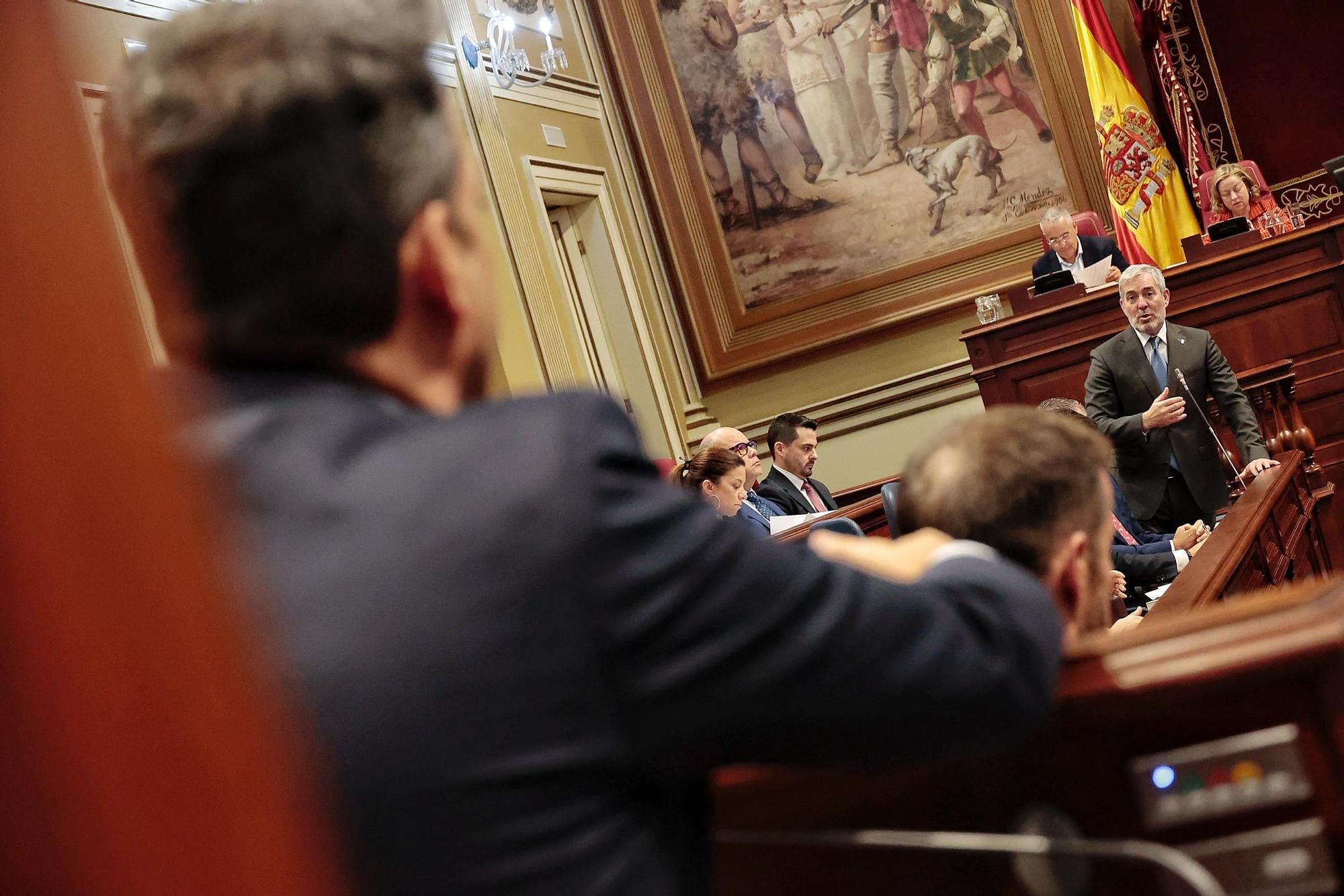 Pleno del Parlamento de Canarias