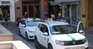 El Ayuntamiento de Elche ampliará los taxistas de cara al verano sin aumentar la flota