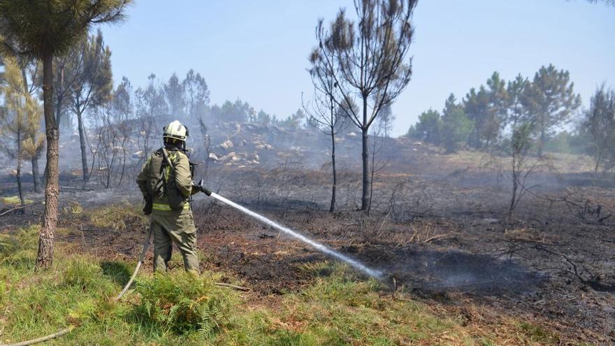 Un incendio ocurrido en Xeve el pasado año. // G. Santos