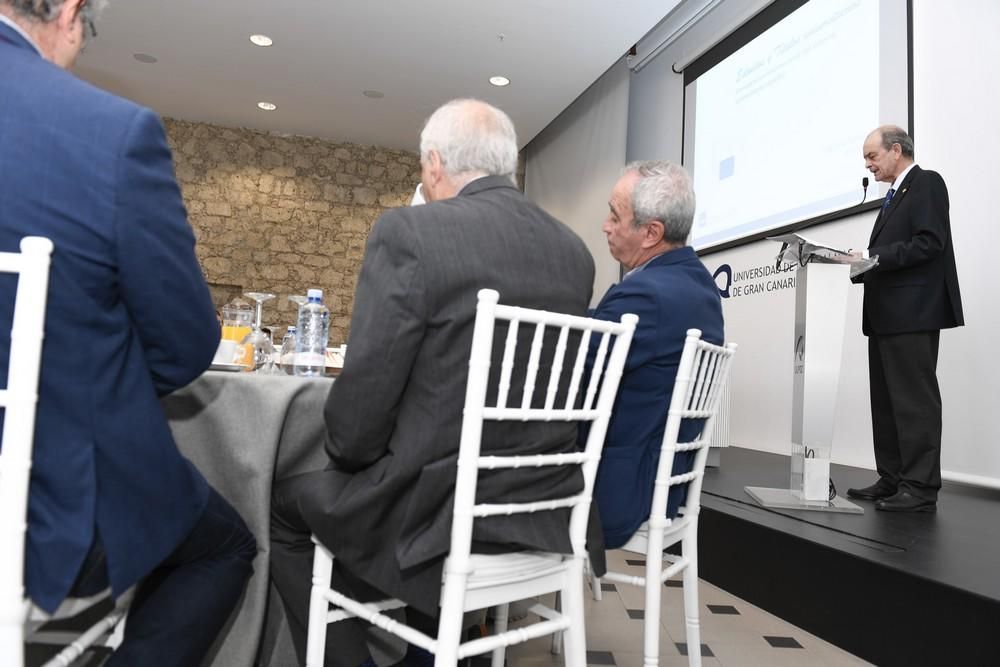 El presidente de la Agencia Nacional de Evaluación de la Calidad y Acreditación (ANECA), José Arnáez, en los desayunos Universidad-Sociedad