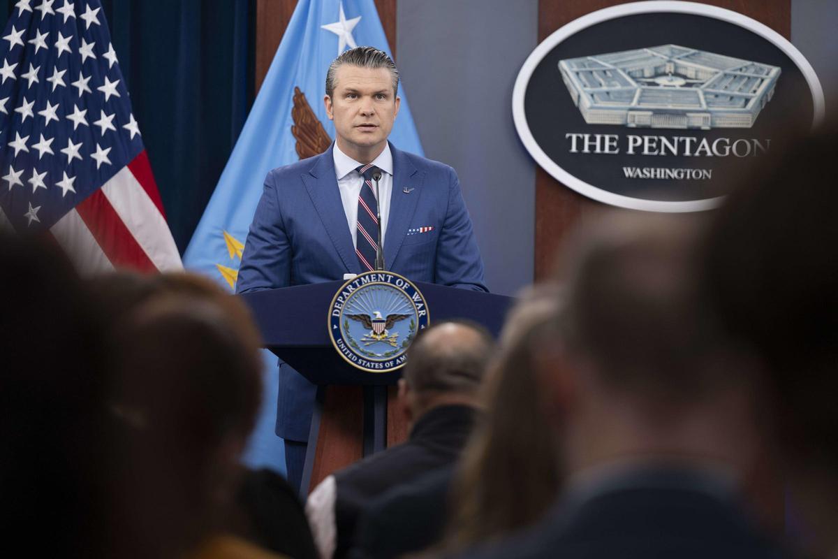 El secretario de Defensa de EEUU, Pete Hegseth, durante una rueda de prensa en el Pentágono sobre la guerra en Irán.