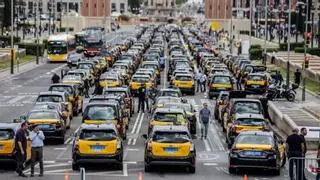 Los taxistas protestan en el centro de Barcelona