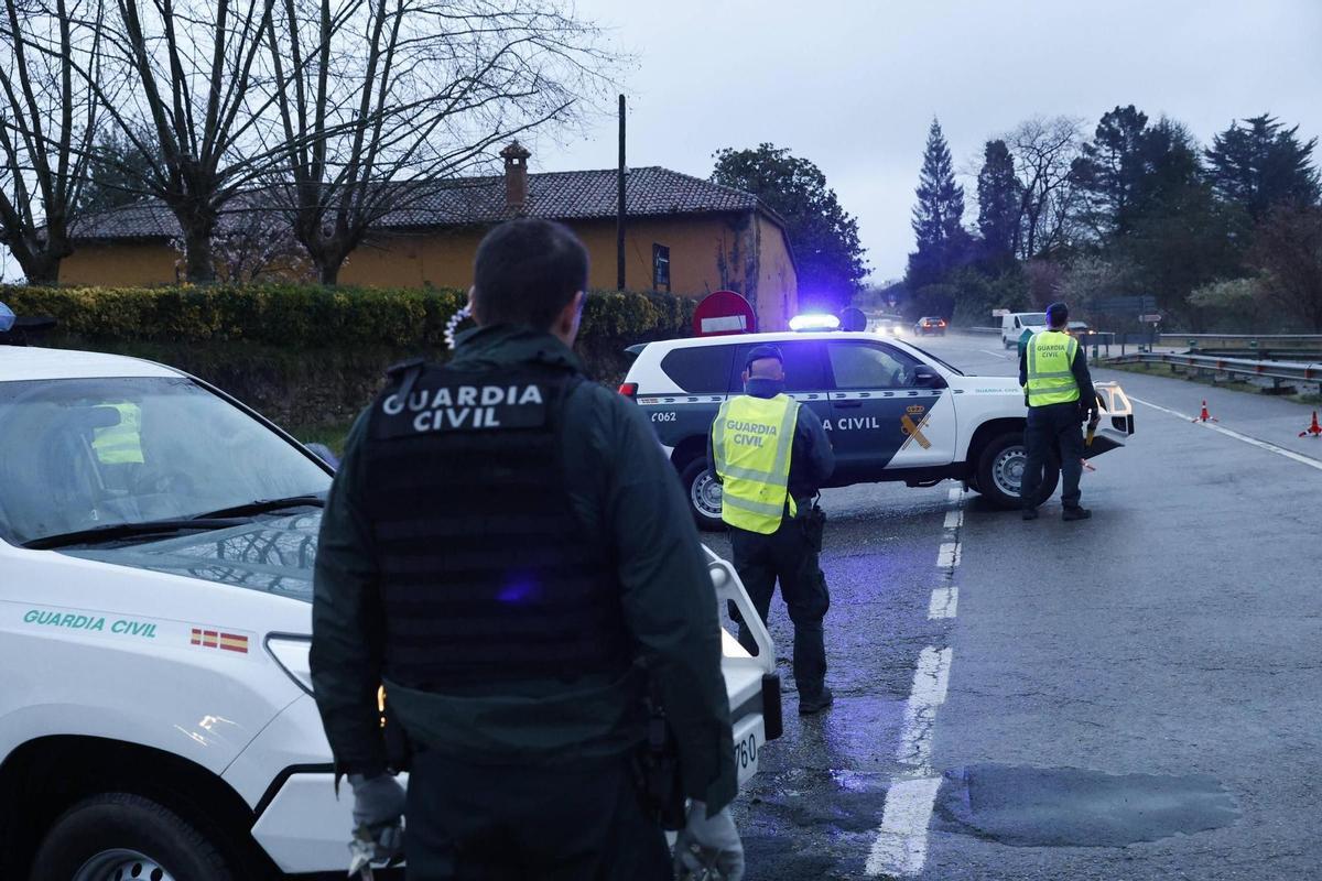 Multado con 400 euros en el coche tras la novedad aprobada por el BOE: vigilancia extrema en la parte trasera de los coches asturianos se cara a Semana Santa