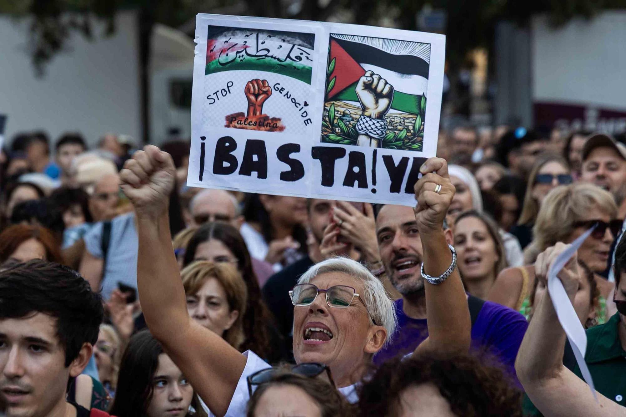 Medio millar de voces claman en la Muntanyeta por la liberación de la flotilla y el boicot a Israel