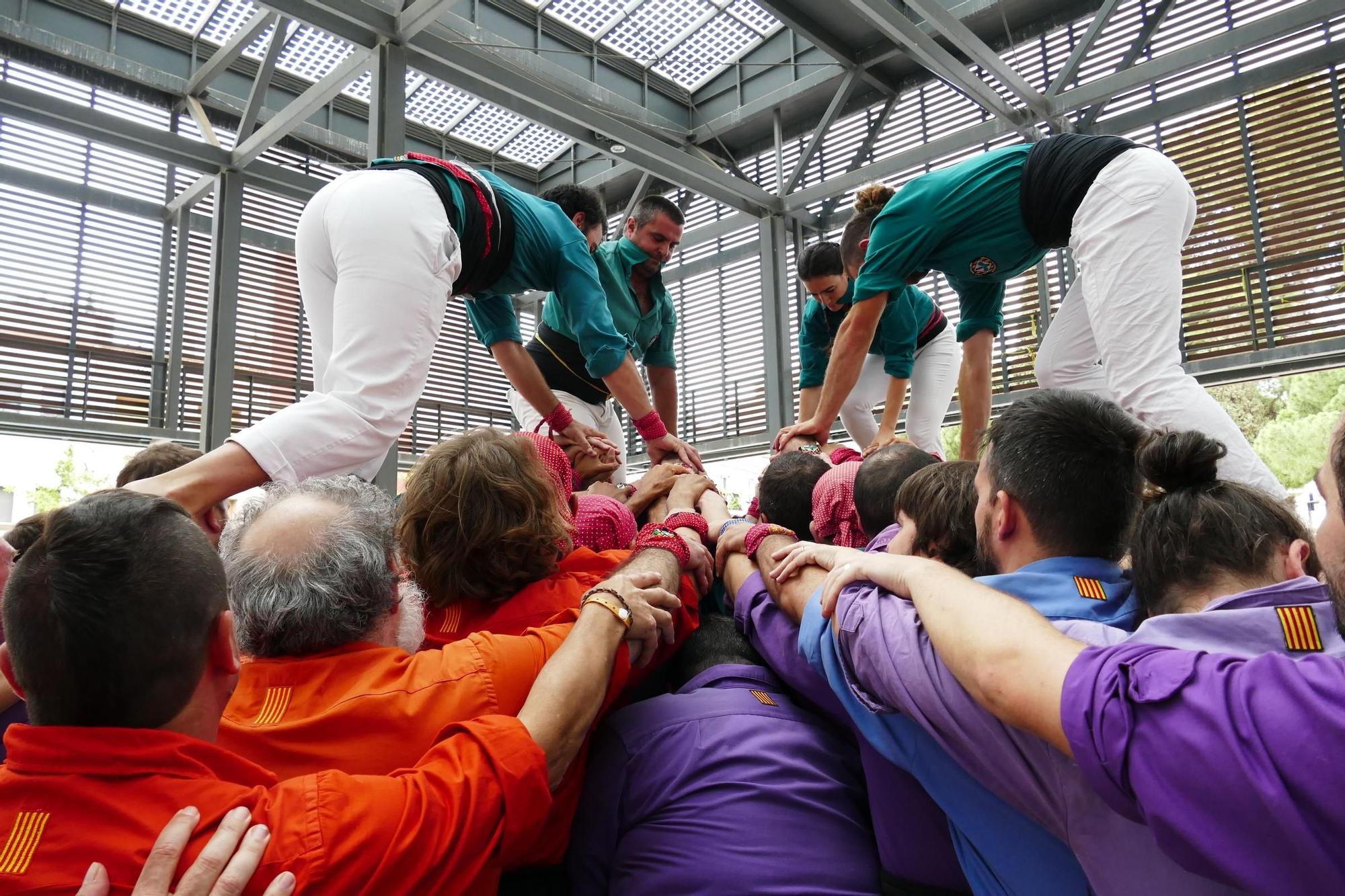 La Colla Castellera de Figueres aixeca el primer pilar de 5 per sota de la seva història a la Diada de Sant Pere