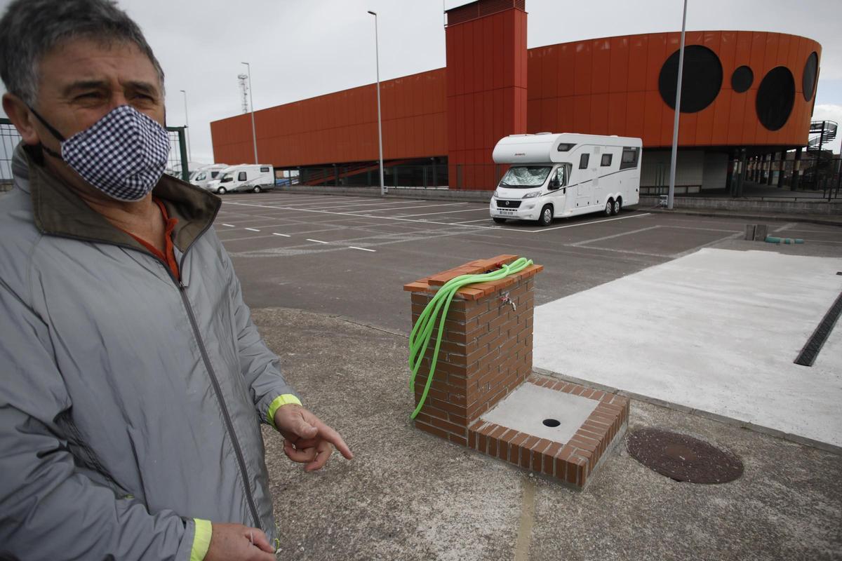 José Luis García, en una de las plataformas