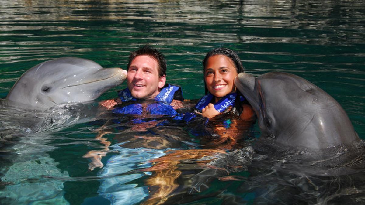 Leo Messi y Antonella Roccuzzo, durante unas vacaciones en México, en el 2010.