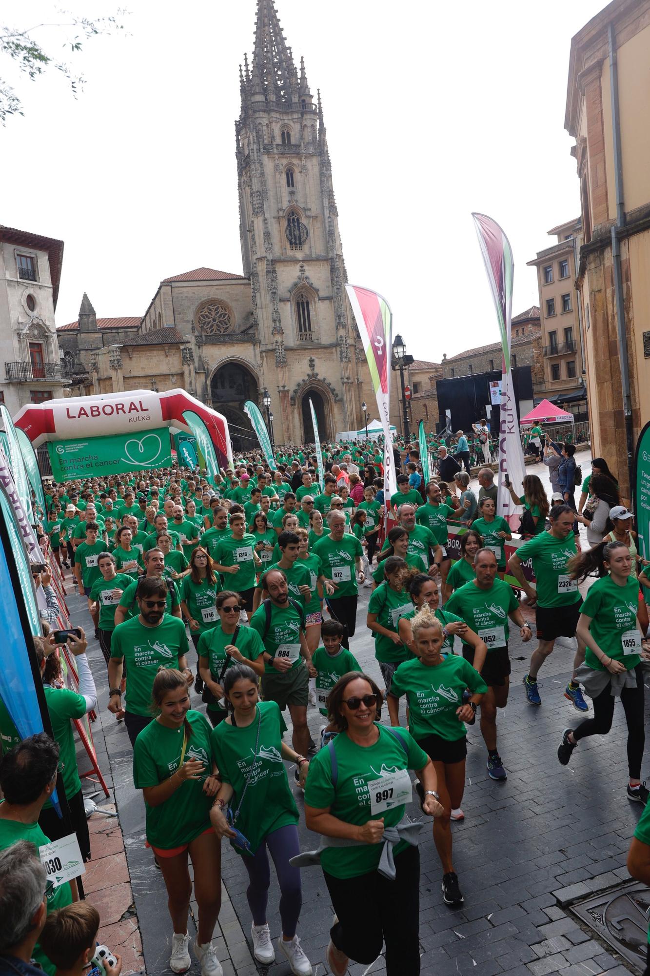 EN IMÁGENES: Asturias se echa a la calle para correr contra el cáncer