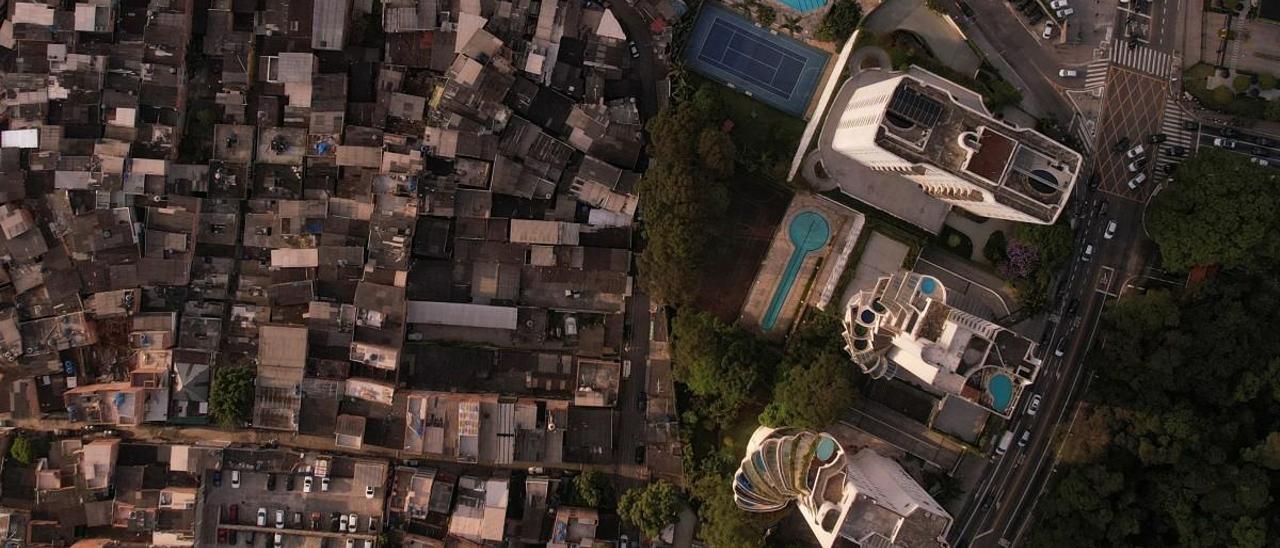 Vista aérea de los barrios de Paraisopolis y Morumbi, en Brasil.