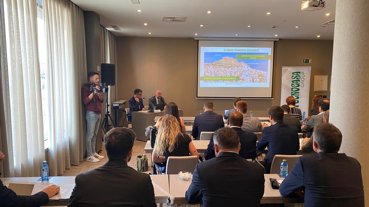 Un momento de la presentación del informe de Tecnocasa, este martes en Alicante.