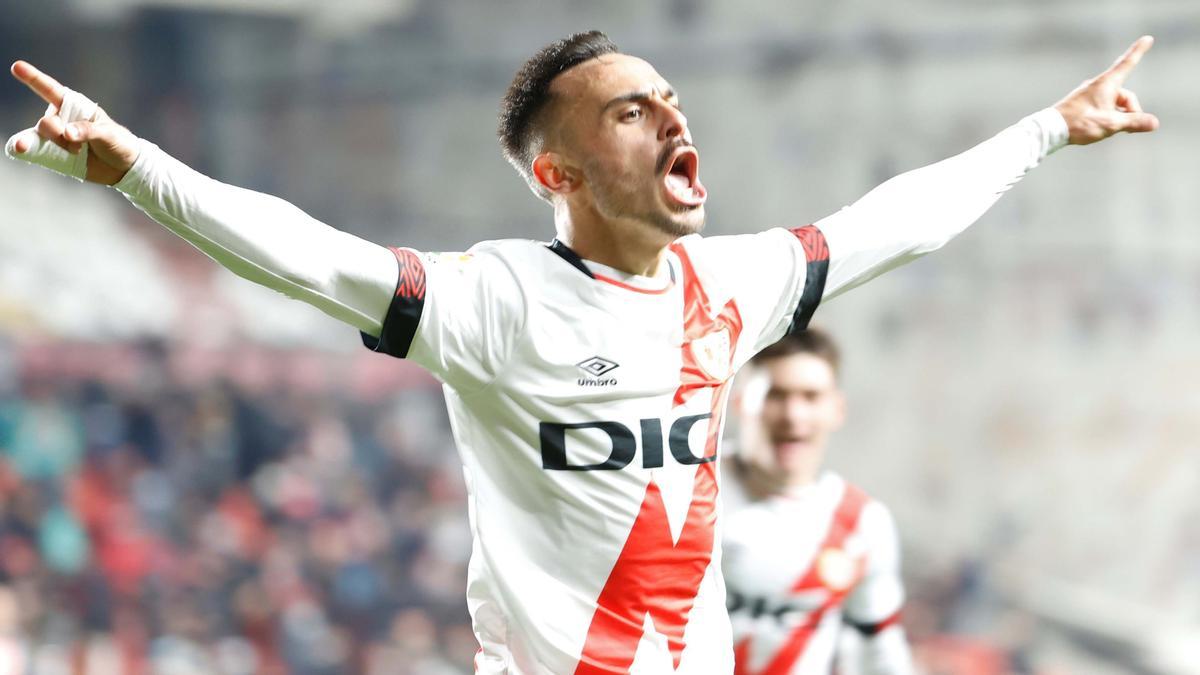 Álvaro García celebrando su gol