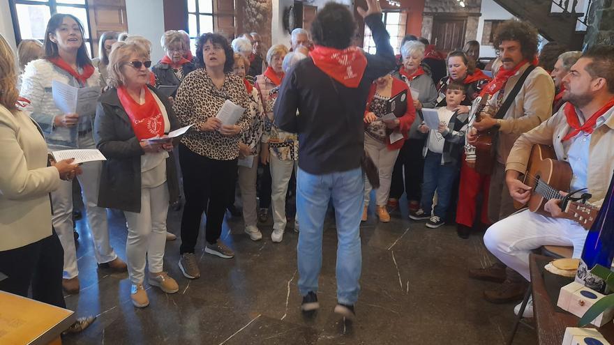 La Coral Polifónica de Llanera se despide cantando: así ha sido su última actuación