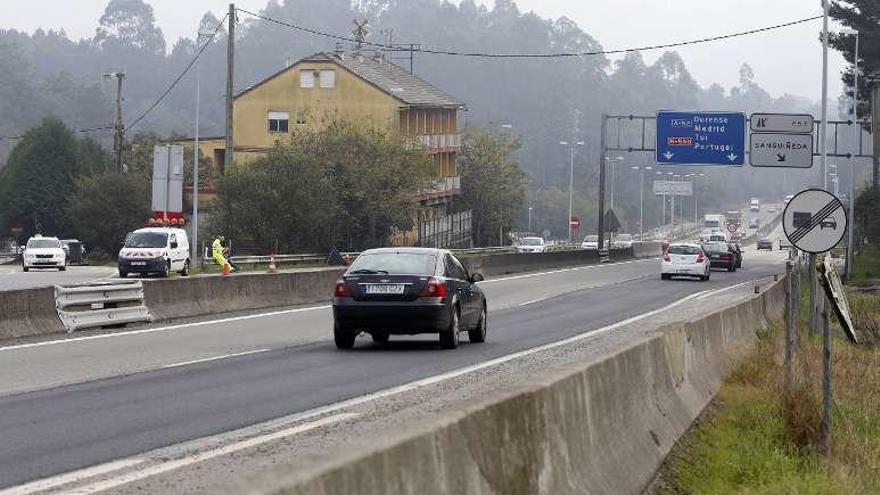 La autovía A-55 a su paso por el municipio de Mos. // Ricardo Grobas