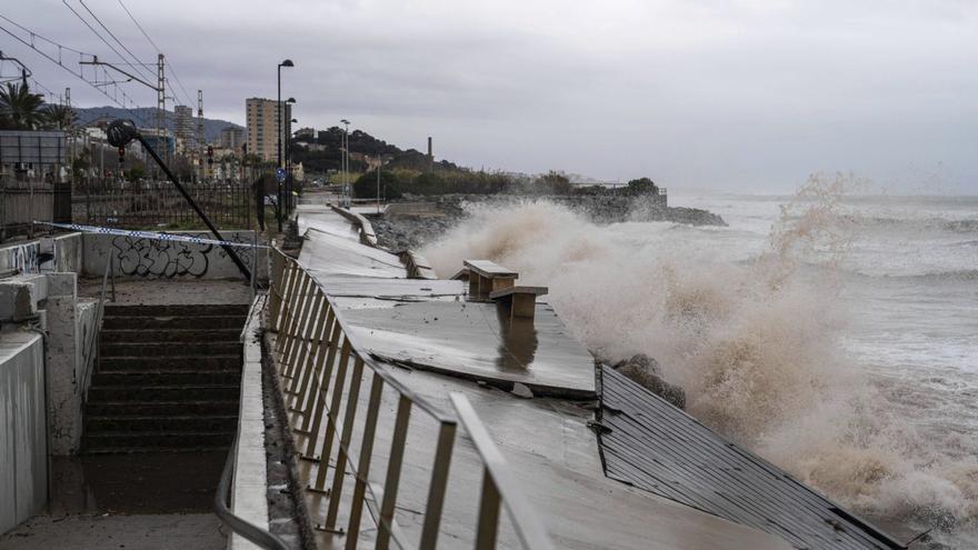 Territori licita la reparació de la platja de Badalona