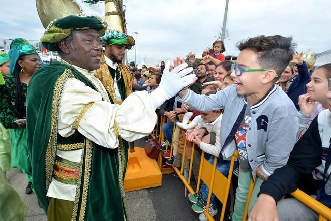 REYES MAGOS LLEGADA BARCO