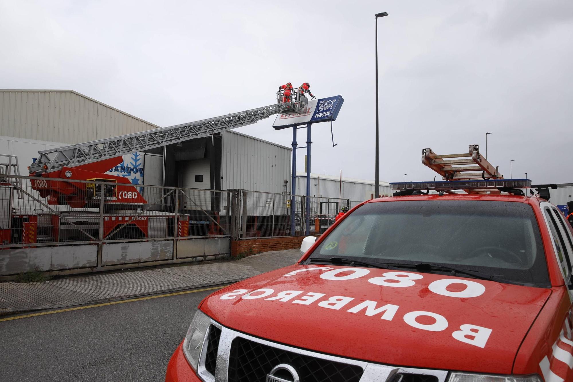 Los efectos de la "tormentona" en Gijón (en imágenes)